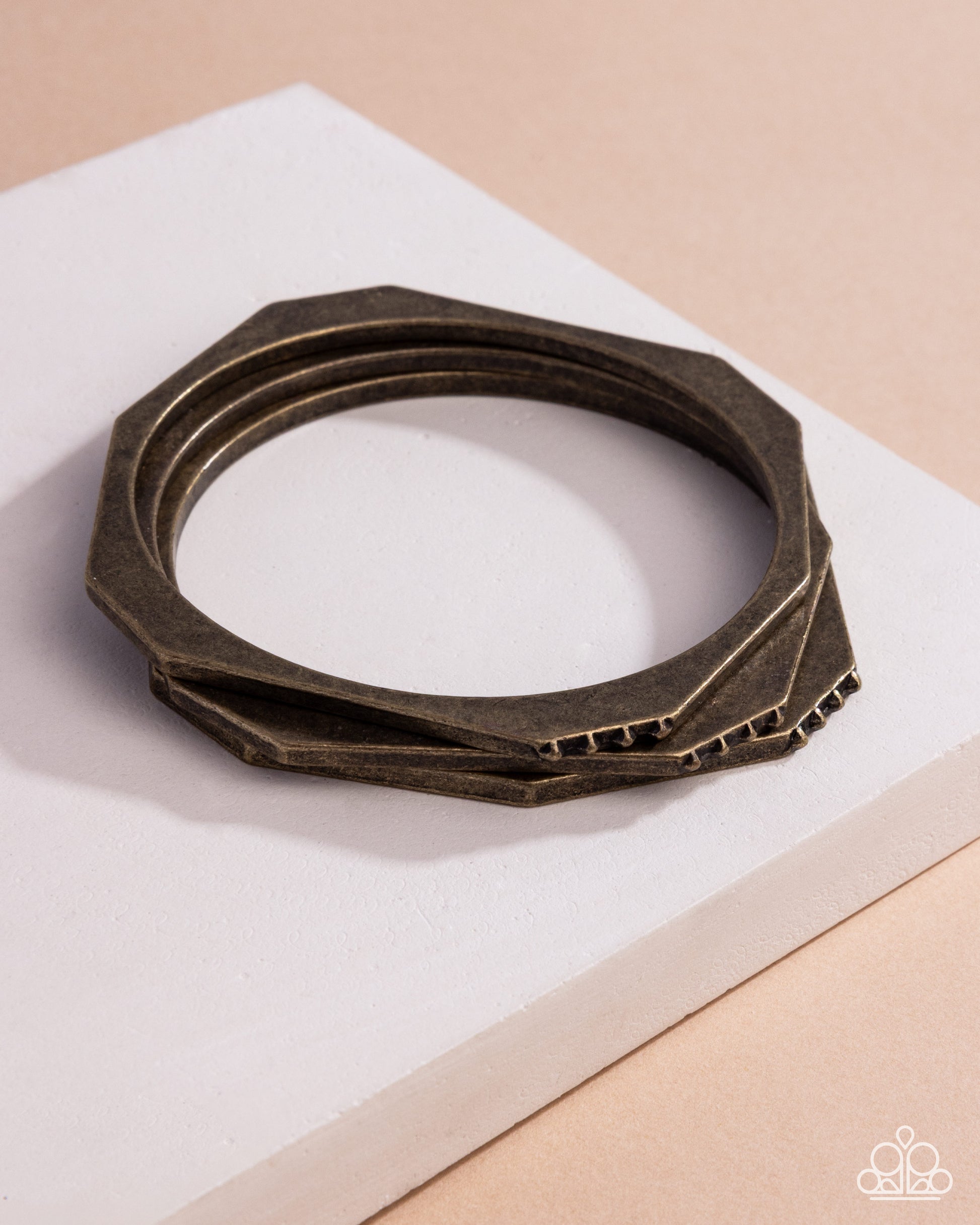 bangle-bravado-brass-p9se-brxx-136xx