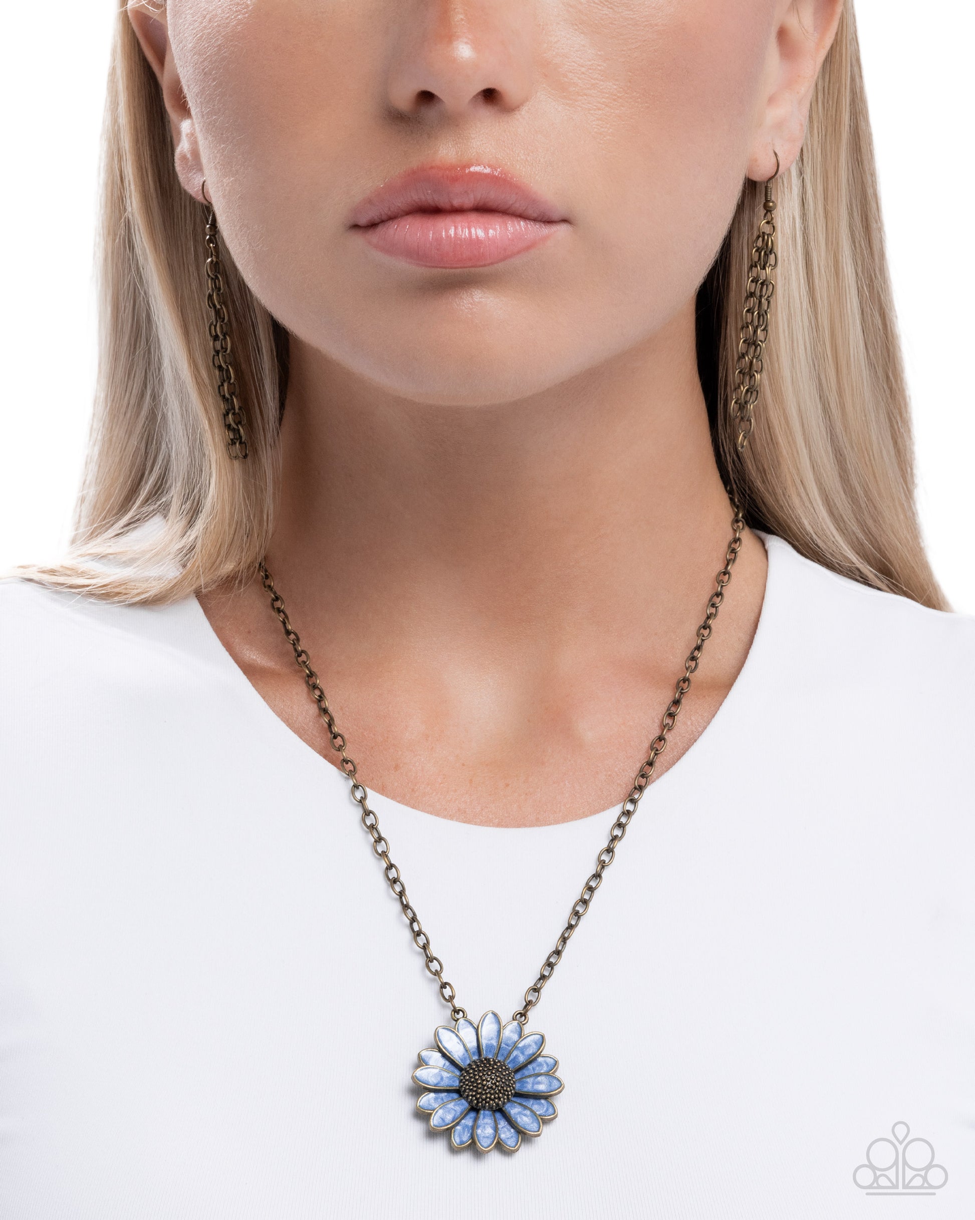 parisian-posy-brass-p2wh-brxx-192xx