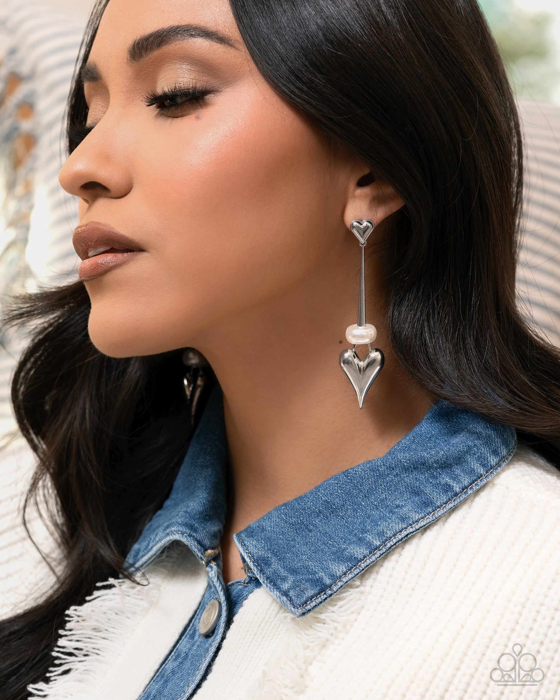 i-feel-loved-white-p5po-wtxx-518xx