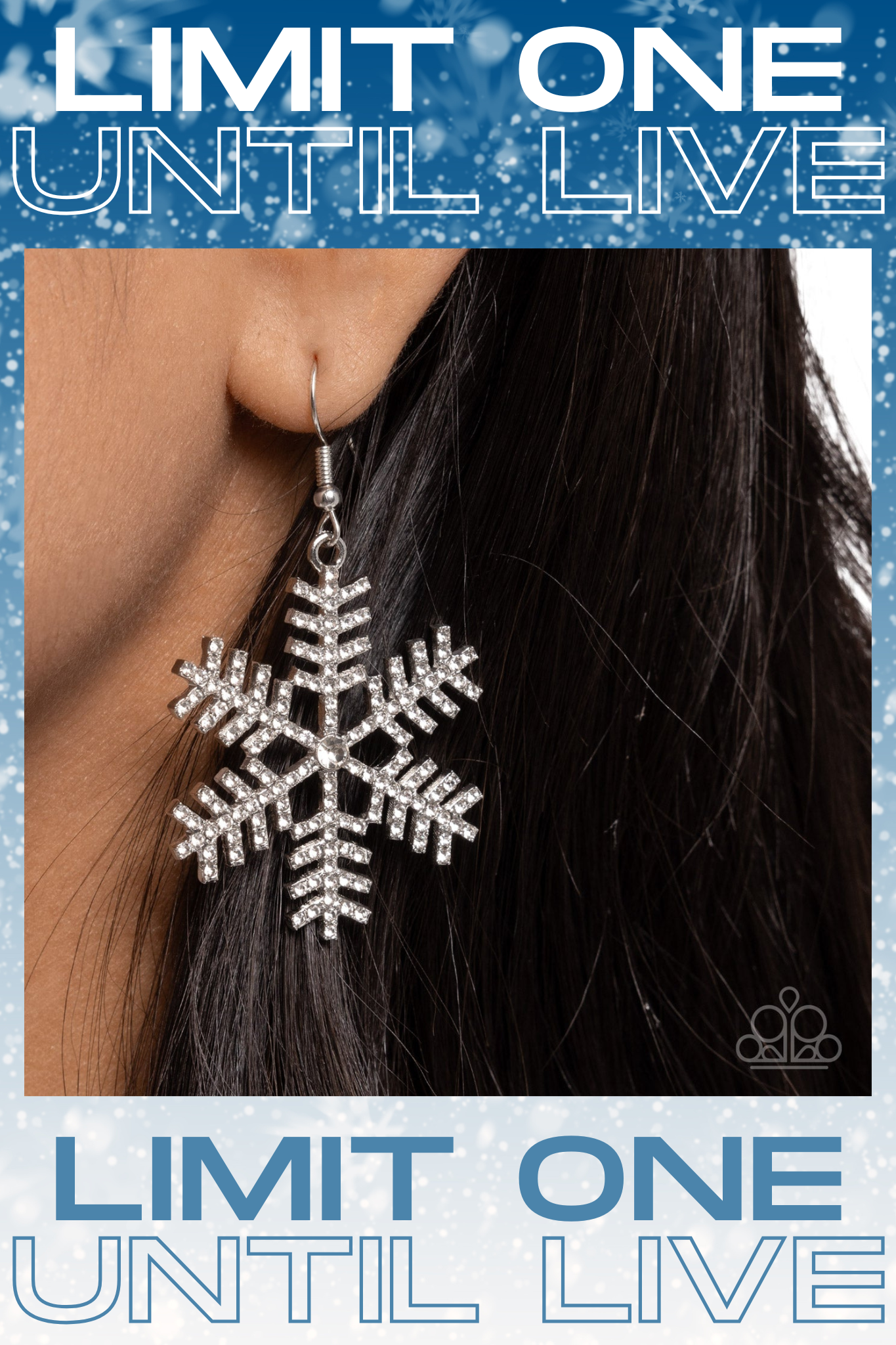 Paparazzi ♥ Snowflake Shimmer - White ♥  Earrings