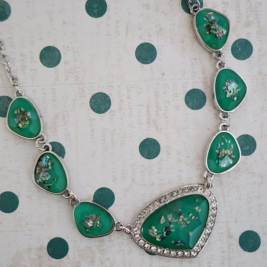 Paparazzi ♥ Discreet Dazzle - Green ♥  Necklace