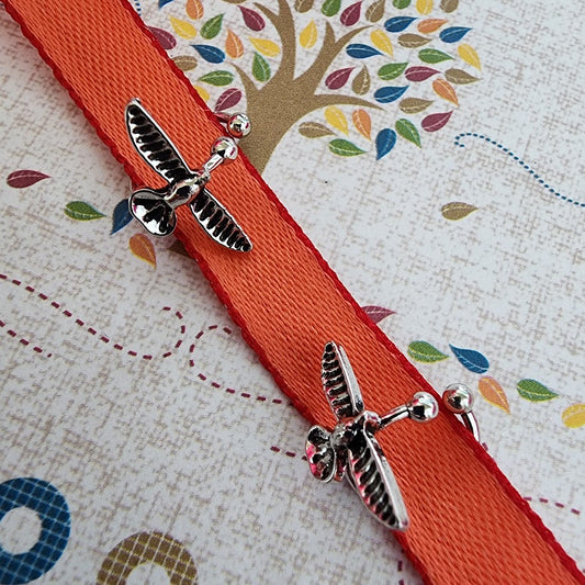 Paparazzi ♥ Soaring Sparrow - Silver ♥  Post Earrings