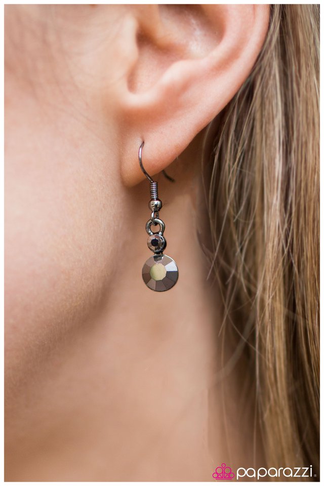 Paparazzi ♥ Hollywood Hills - Black ♥ Necklace