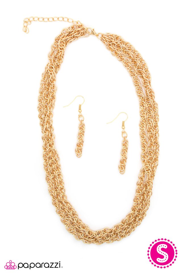 Paparazzi ♥ GLOW The Extra Mile - Gold ♥ Necklace