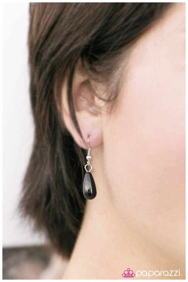 Paparazzi ♥ In-FRINGE-ment - Black ♥ Necklace