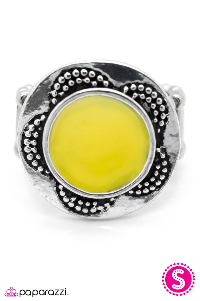 Paparazzi ♥ A Sunny Disposition - Yellow ♥ Ring