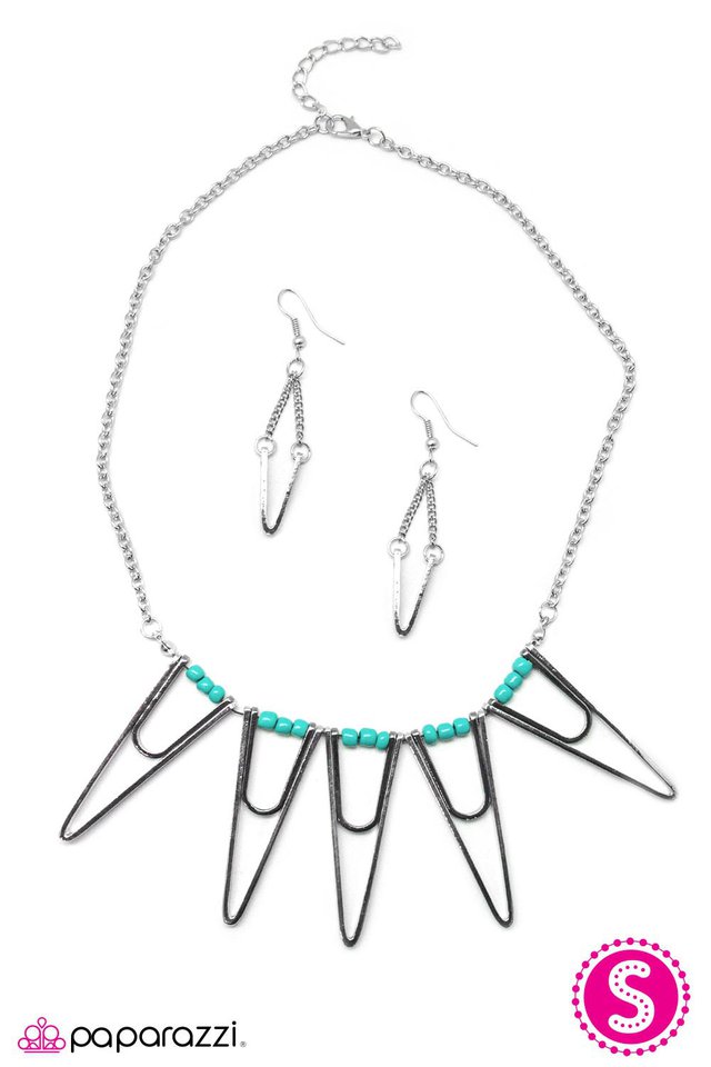 Paparazzi ♥ Queen Of The Jungle - Blue ♥ Necklace
