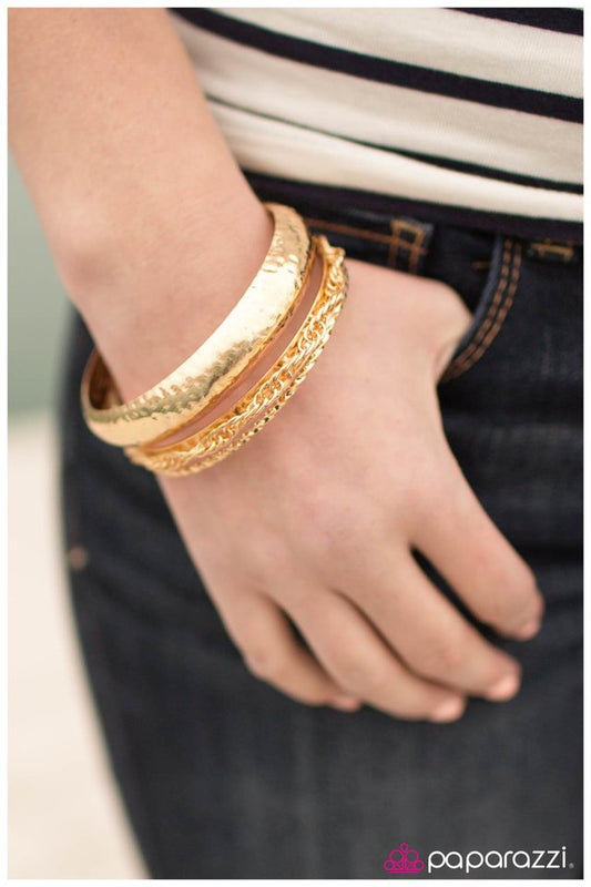 bangle-and-chain-gold-p9in-gdxx-034xx