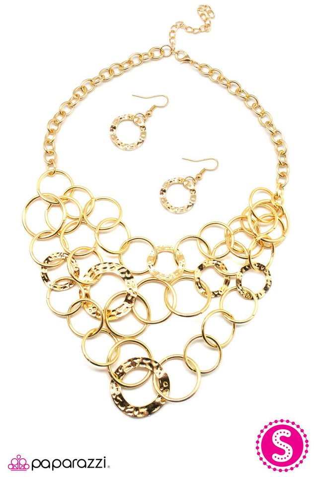 Paparazzi ♥ Surround Sound - Gold ♥ Necklace