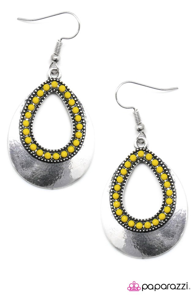 Paparazzi ♥ When The Sun Goes Down - Yellow ♥ Earrings