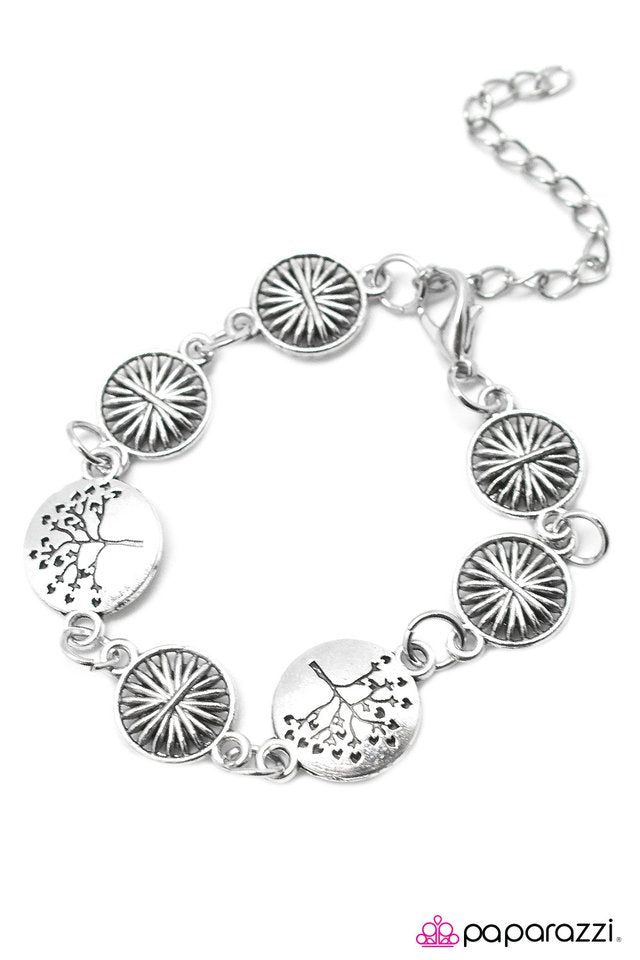 Paparazzi ♥ A Walk Outside - Silver ♥ Bracelet