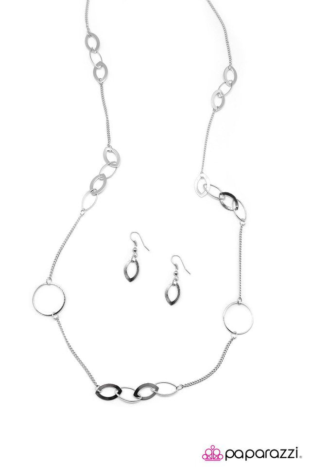 Paparazzi ♥ Bare Necessities - Silver ♥ Necklace