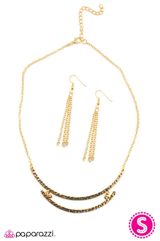 Paparazzi ♥ Nothing Can Stop Me Now - Gold ♥ Necklace