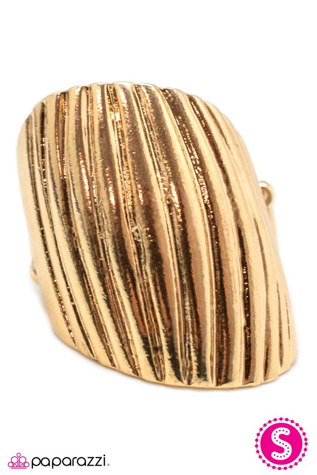 Paparazzi ♥ She Beats to Her Own Drum - Gold ♥ Ring