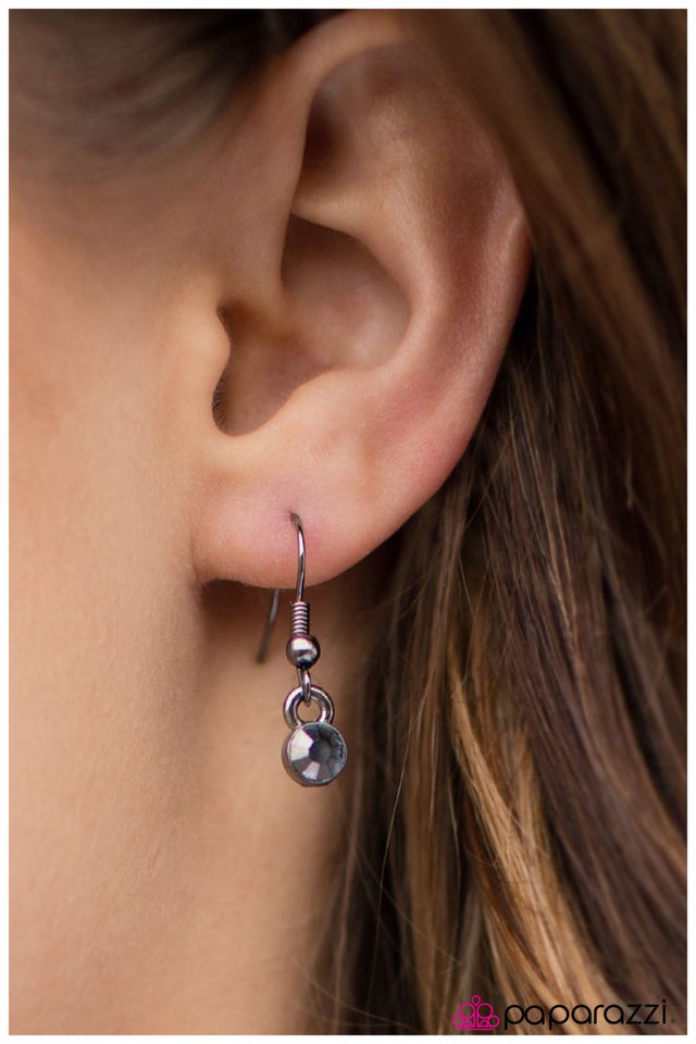 Paparazzi ♥ Good Fortune - Black ♥ Necklace