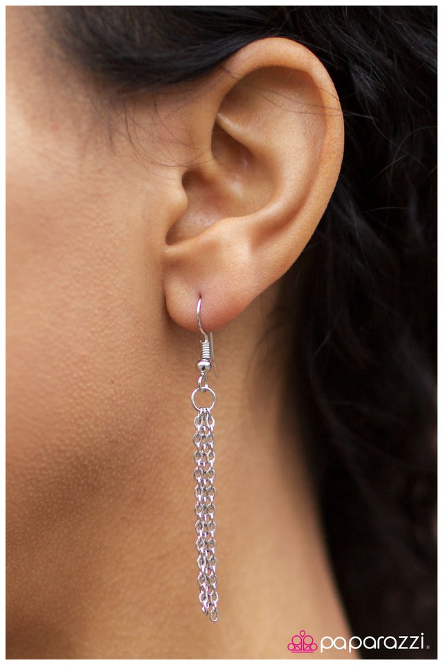 Paparazzi ♥ All Fine and Dandy - Silver ♥ Necklace