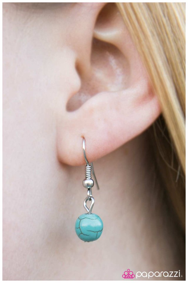 Paparazzi ♥ The Electric Slide - Blue ♥ Necklace