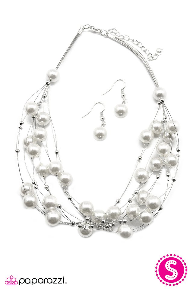 Paparazzi ♥ Pearl Armada - White ♥ Necklace