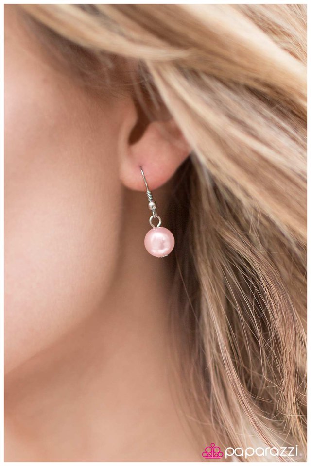 Paparazzi ♥ The Grand Banquet - Pink ♥ Necklace