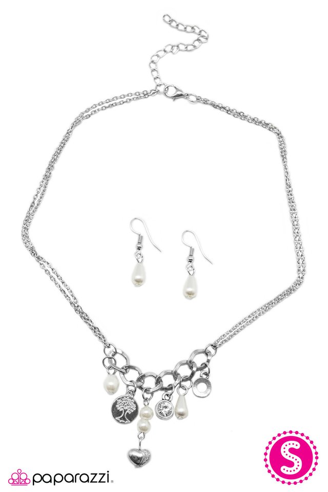 Paparazzi ♥ Blissful Thinking - White ♥ Necklace