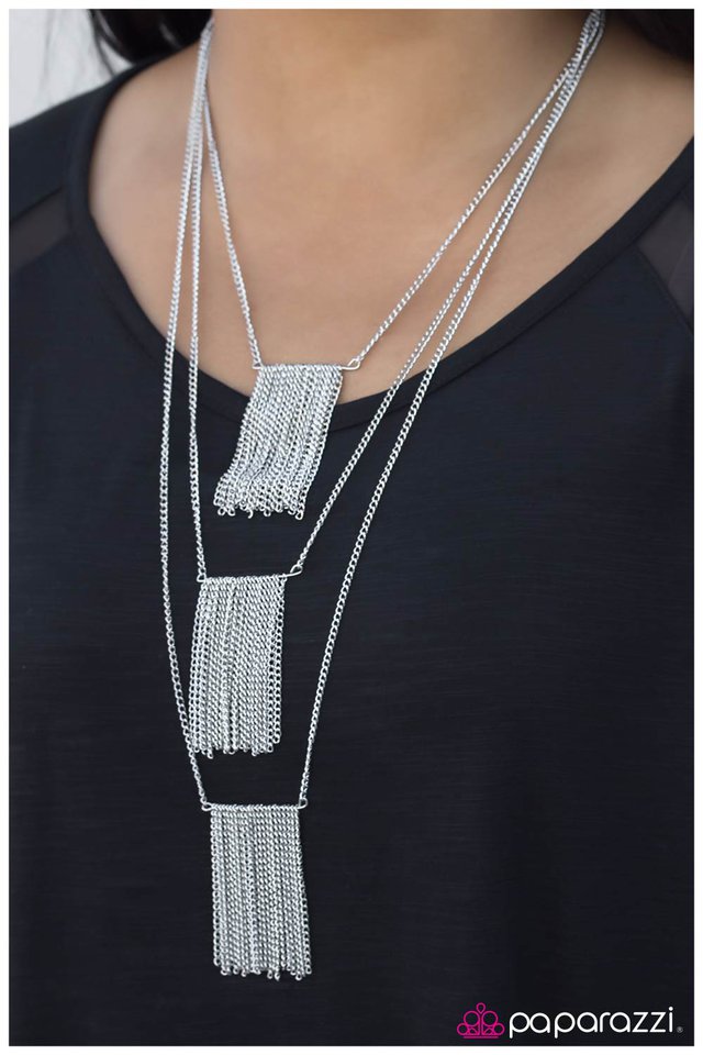 everything-falls-into-place-silver-p2se-svxx-036xx