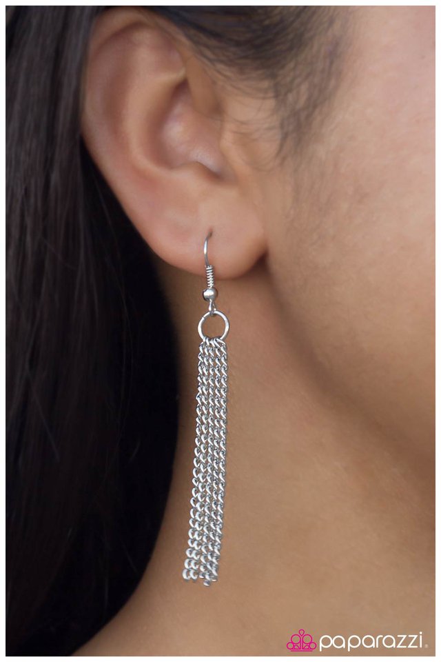 Paparazzi ♥ Everything Falls Into Place - Silver ♥ Necklace