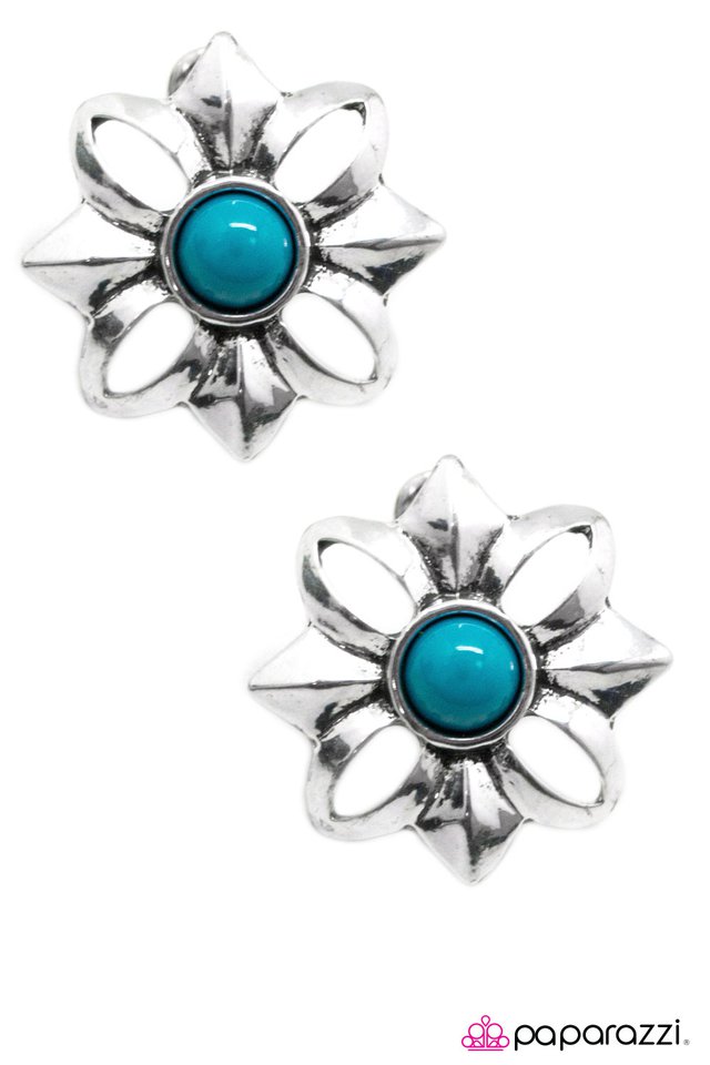 Paparazzi ♥ Take Your Time - Blue ♥ Post Earrings
