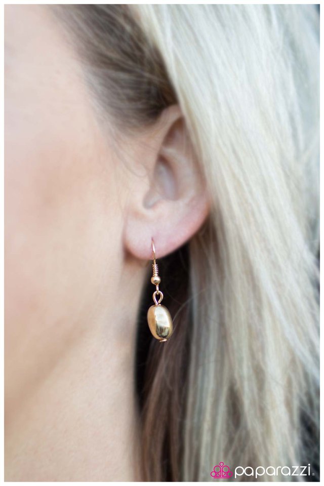 Paparazzi ♥ Cosmic Cube - Gold ♥ Necklace