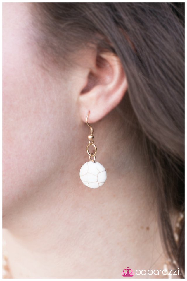 Paparazzi ♥ Dancing With Wolves - White ♥ Necklace