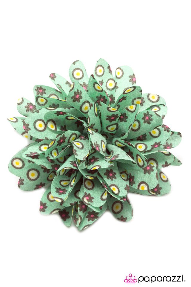 Paparazzi ♥ You Really Grew On Me - Green ♥ Hair Clip