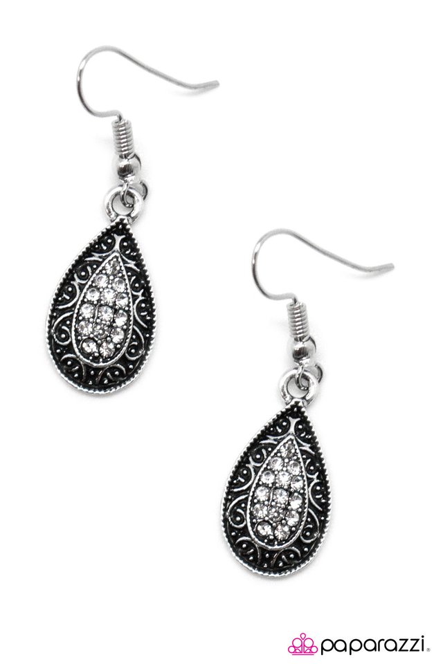 Paparazzi ♥ Dinner for Two - White ♥ Earrings