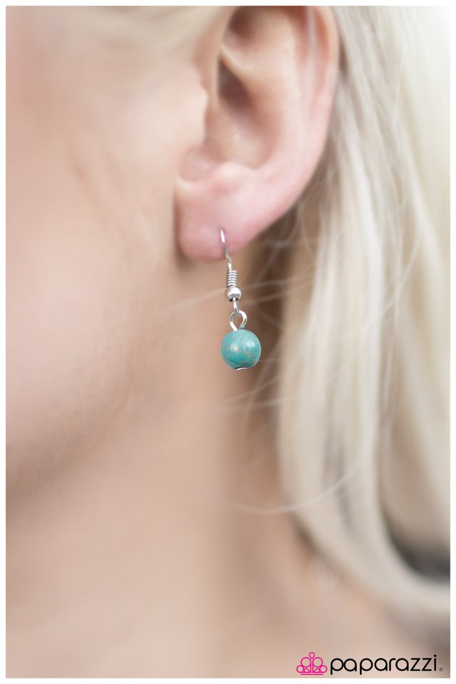 Paparazzi ♥ That 70s Show - Blue ♥ Necklace