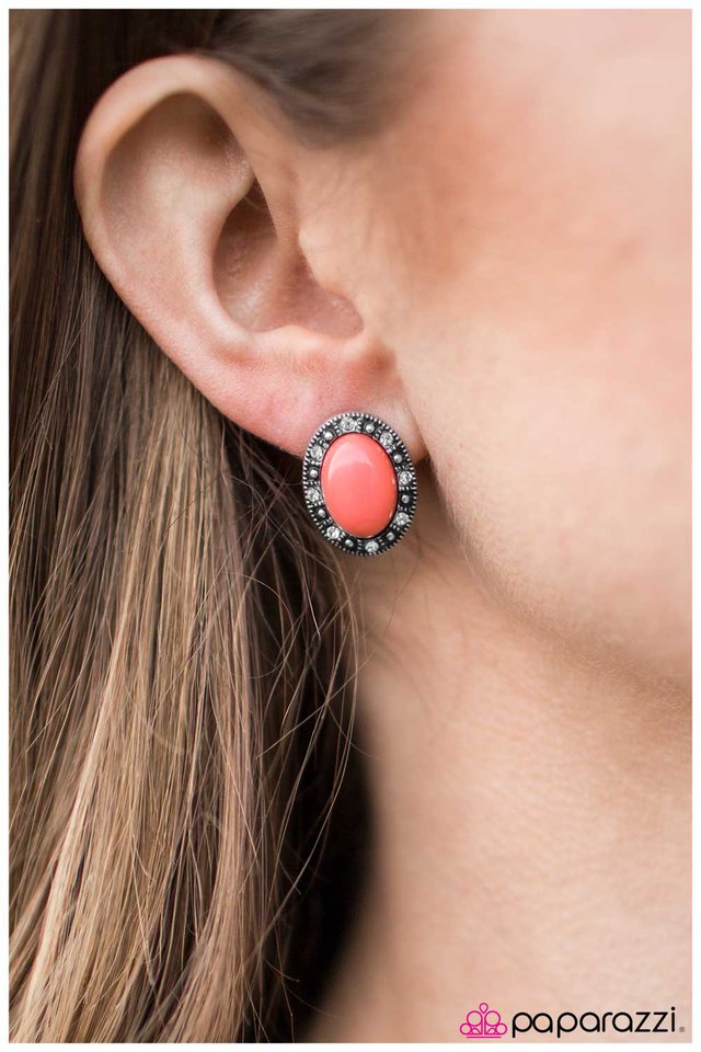 whats-yours-is-mine-orange-p5po-ogxx-001xx