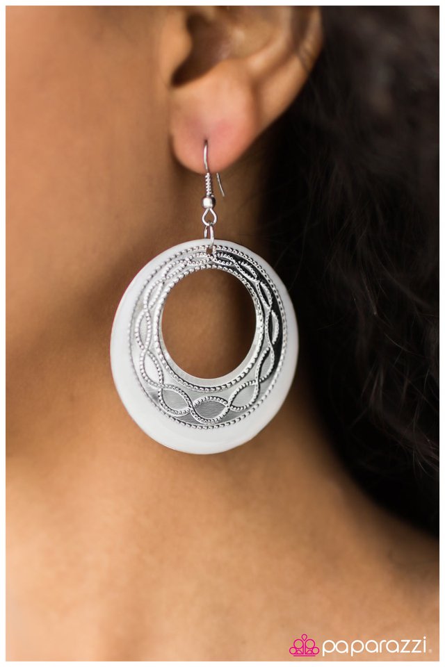 intertwining-melodies-white-p5wh-wtxx-053xx