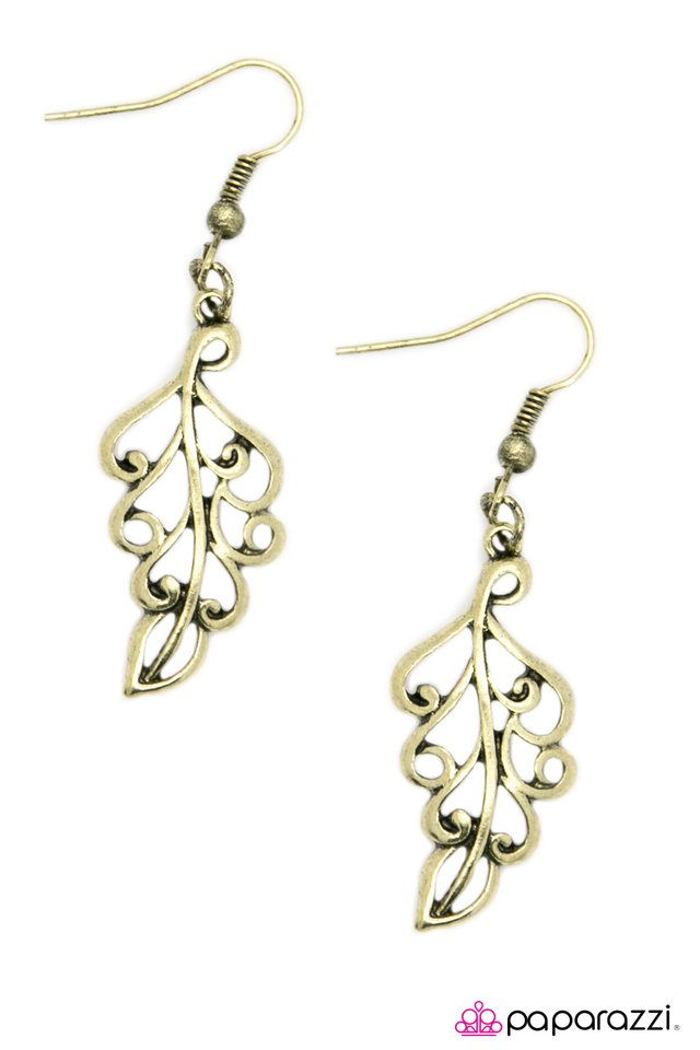 Paparazzi ♥ The QUILL Of It All - Brass ♥ Earrings