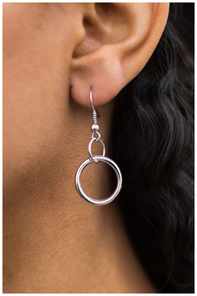 Paparazzi ♥ Sink or Swim - Silver ♥ Necklace