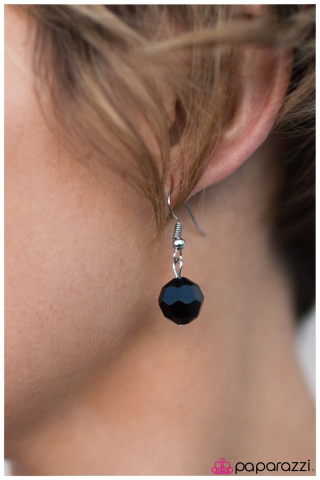 Paparazzi ♥ Sky High - Black ♥ Necklace