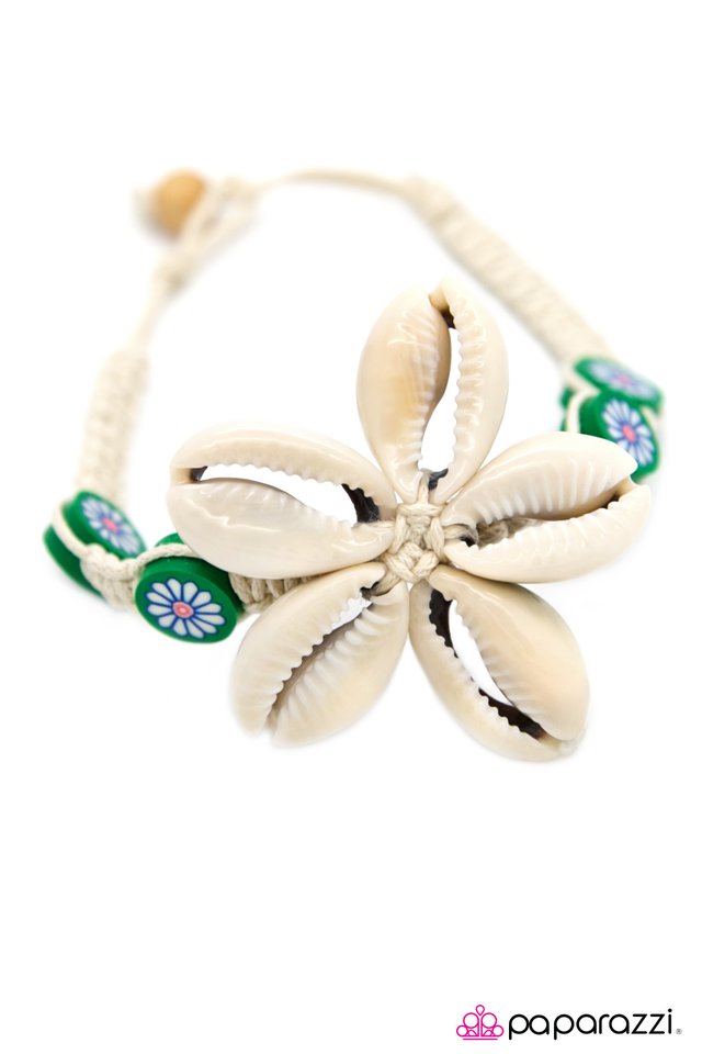 Paparazzi ♥ Down In Kokomo - Green ♥ Bracelet