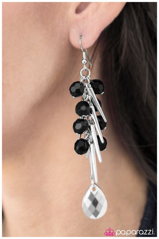 clawing-to-the-top-black-p5ed-bkxx-030xx