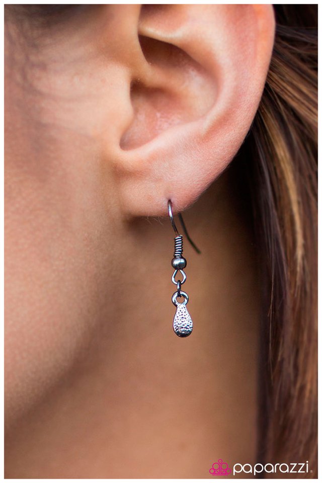 Paparazzi ♥ Ill Cry If I Want To! - Black ♥ Necklace