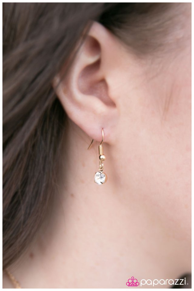 Paparazzi ♥ Honorable Mention - Gold ♥ Necklace