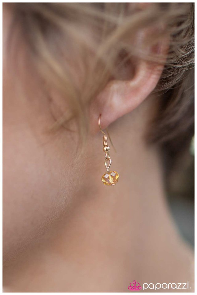 Paparazzi ♥ The Night Life - Gold ♥ Necklace