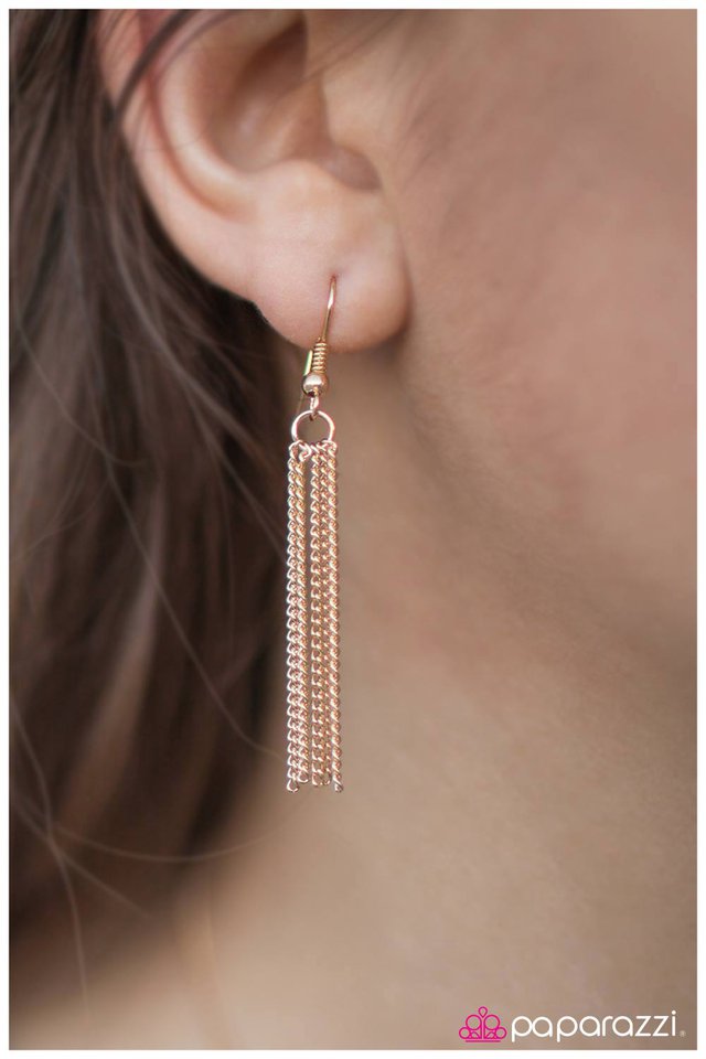 Paparazzi ♥ The Elitist - Gold ♥ Necklace