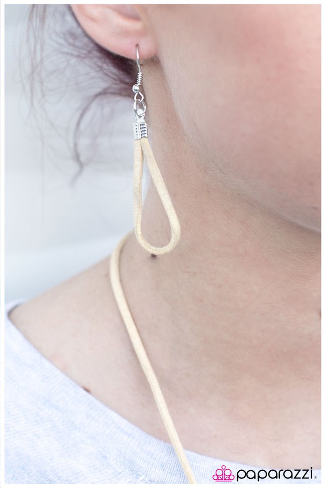 Paparazzi ♥ Airborne - Yellow ♥ Necklace