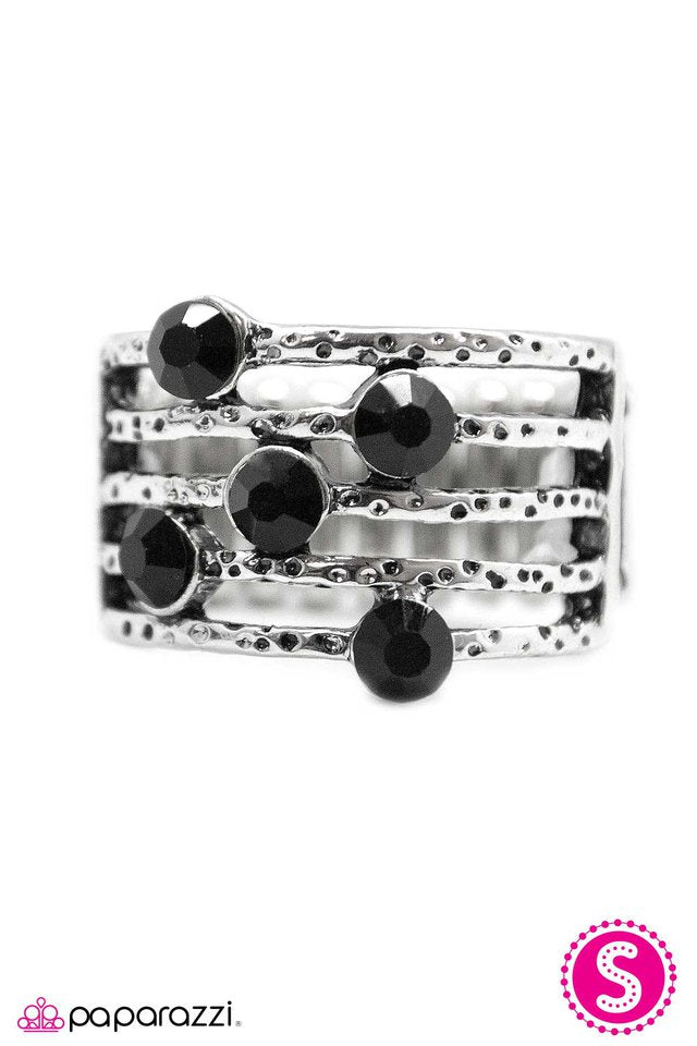 Paparazzi ♥ Offbeat - Black ♥ Ring
