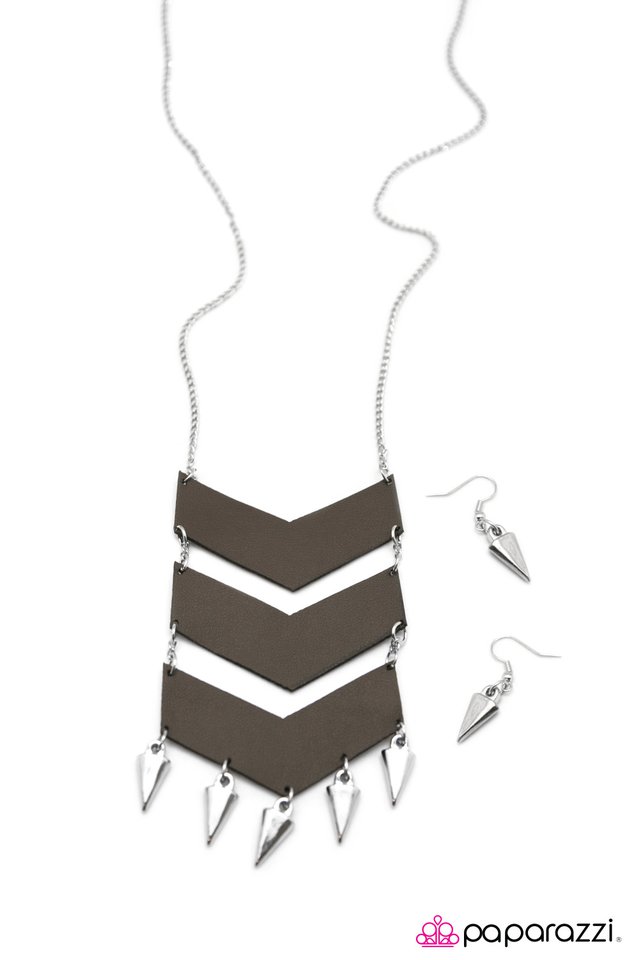 Paparazzi ♥ A Taste for Danger - Brown ♥ Necklace