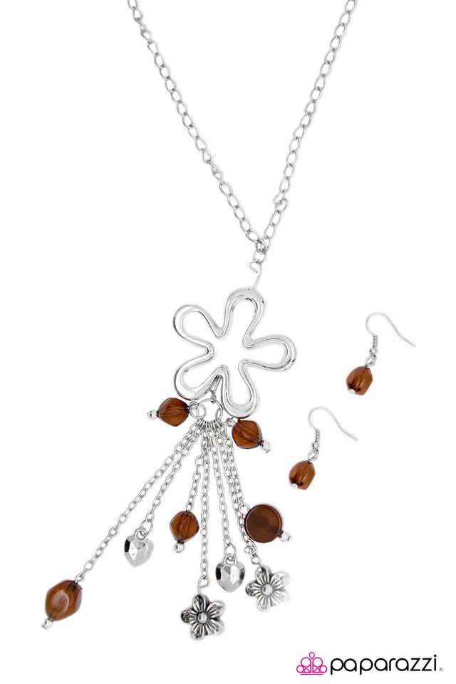 Paparazzi ♥ The Flowers are Blooming - Brown ♥ Necklace