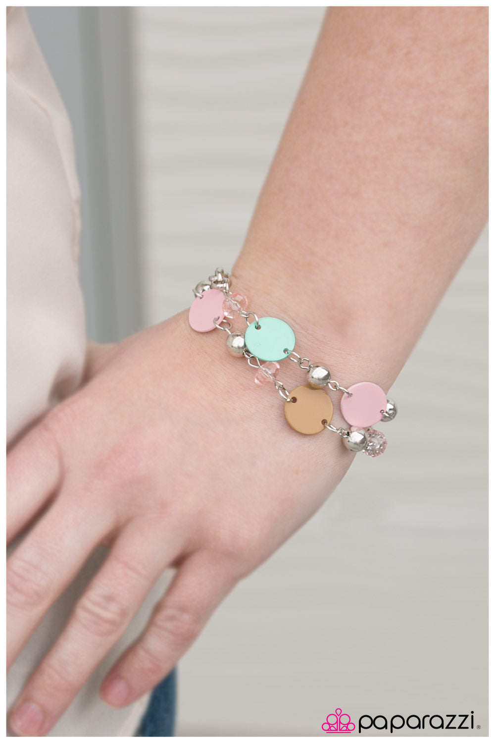 happy-travels-multi-p9wh-mtxx-037gz