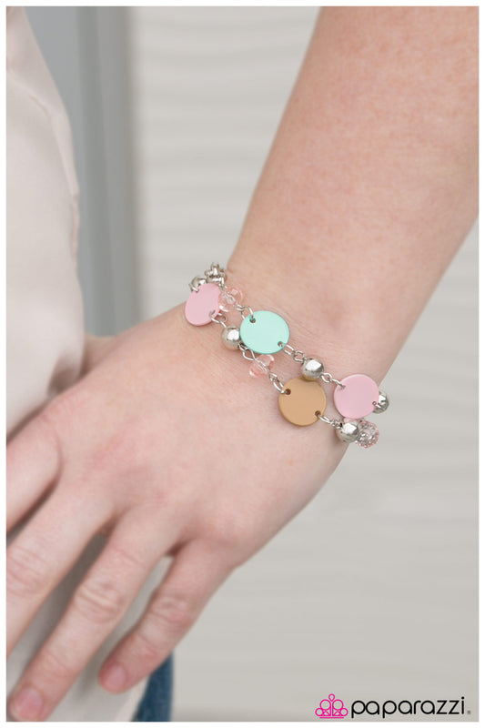 happy-travels-multi-p9wh-mtxx-037gz