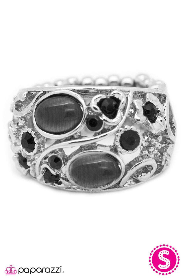 Paparazzi ♥ Be Mine - Black ♥ Ring